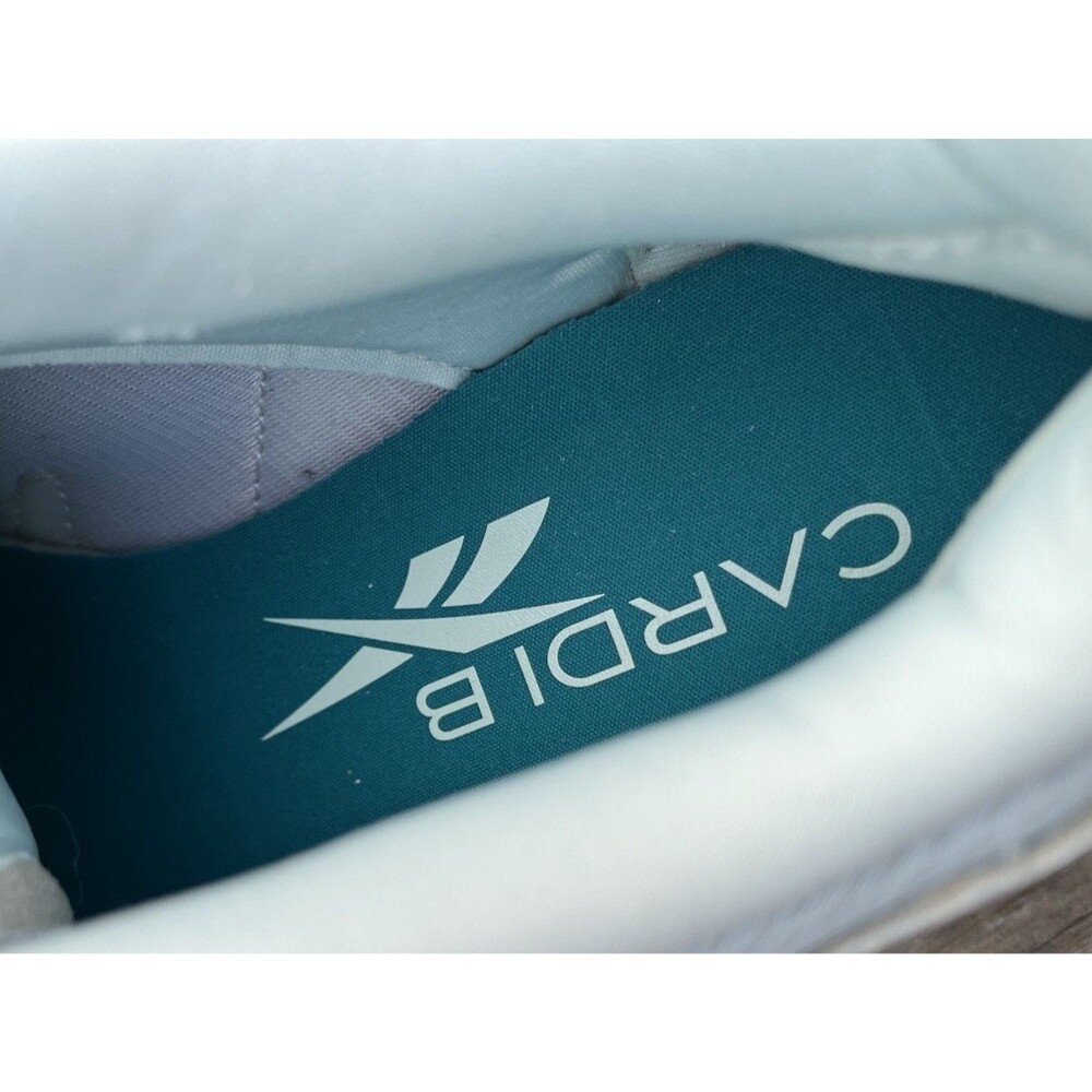 Reebok X Cardi B Classic Leather V2 Women's 6 Low Sneakers Whisper Blue - Picture 15 of 16